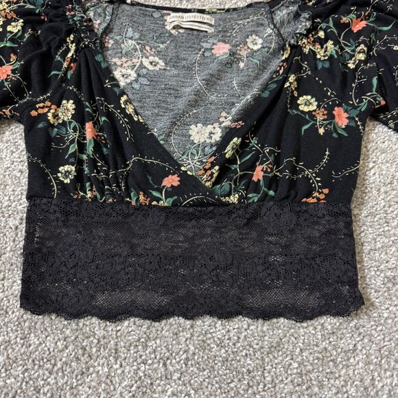 Urban Outfitters Top Womens XS Black Floral Lace Puff Sleeve Cropped V Neck Boho - Picture 3 of 10